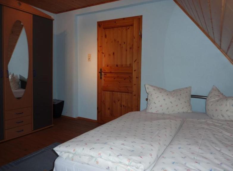 Landgasthaus Am Frauenstein Hotel Hinterweidenthal Szoba fotó