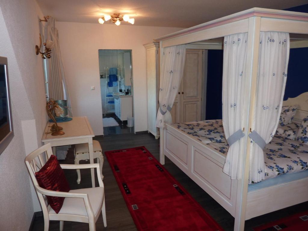 Landgasthaus Am Frauenstein Hotel Hinterweidenthal Szoba fotó